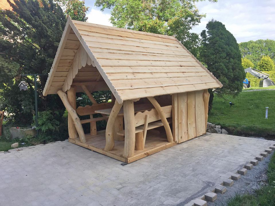 Gartenlaube Rustika 2535 aus Rundholz